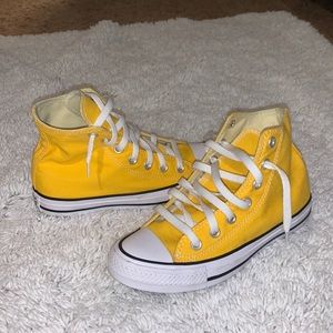 high top yellow converses… NEW size 6 FOR SALE